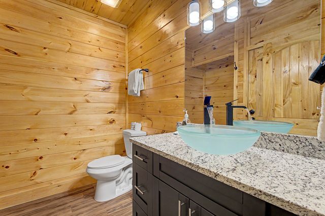 1423 School House Gap Rd, Sevierville, TN 37876