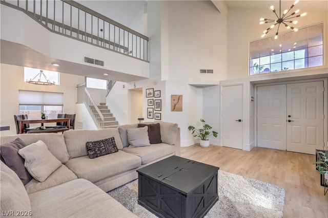 8352 SHORE BREEZE Drive, Las Vegas, NV 89128