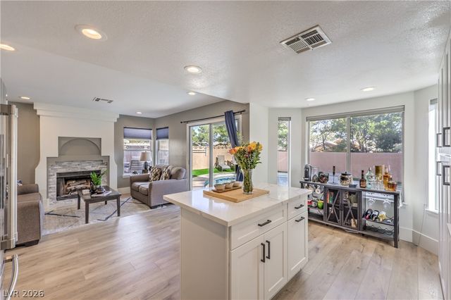 8352 SHORE BREEZE Drive, Las Vegas, NV 89128
