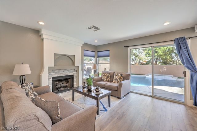8352 SHORE BREEZE Drive, Las Vegas, NV 89128