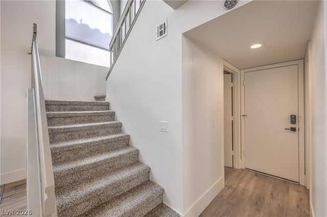 8352 SHORE BREEZE Drive, Las Vegas, NV 89128