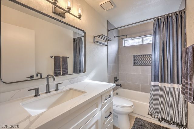 8352 SHORE BREEZE Drive, Las Vegas, NV 89128