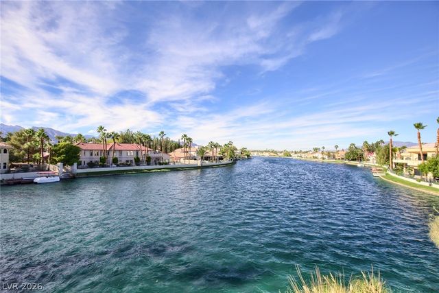 8352 SHORE BREEZE Drive, Las Vegas, NV 89128