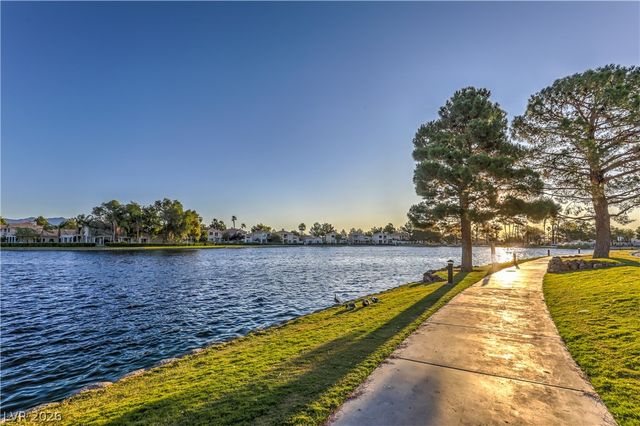8352 SHORE BREEZE Drive, Las Vegas, NV 89128