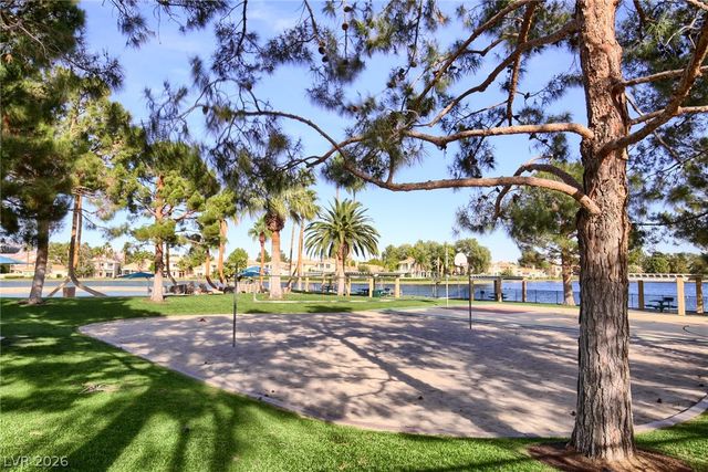 8352 SHORE BREEZE Drive, Las Vegas, NV 89128