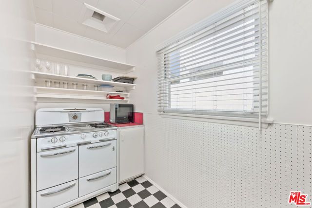 137 Strand Street, Santa Monica, CA 90405