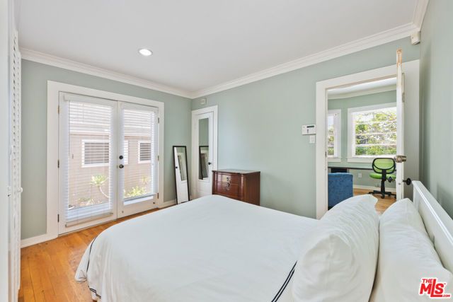 137 Strand Street, Santa Monica, CA 90405