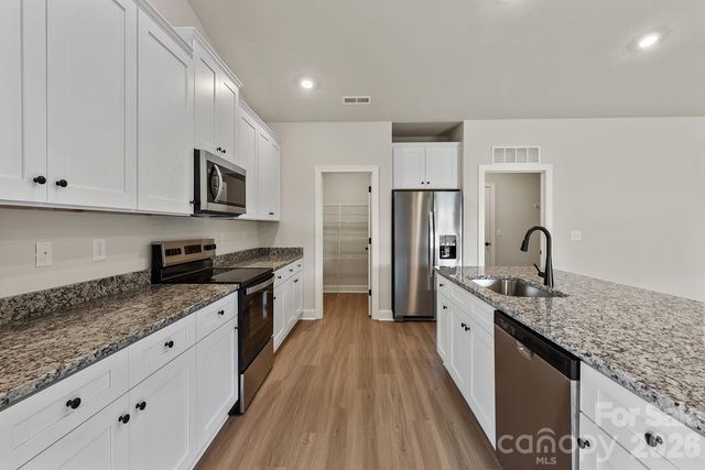 6726 Fairford Drive, Charlotte, NC 28215