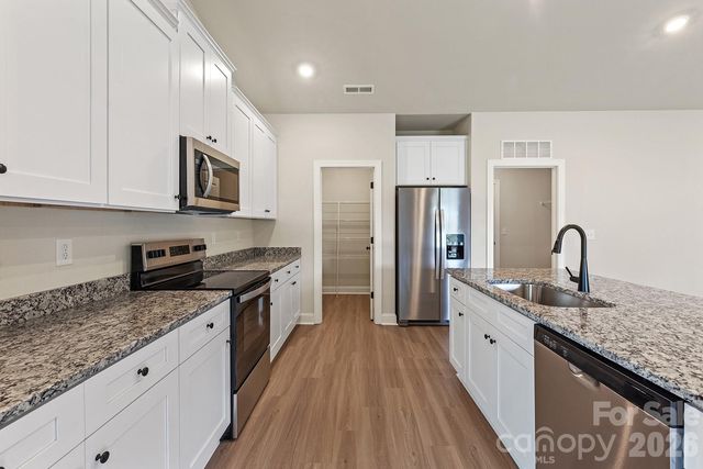 6726 Fairford Drive, Charlotte, NC 28215