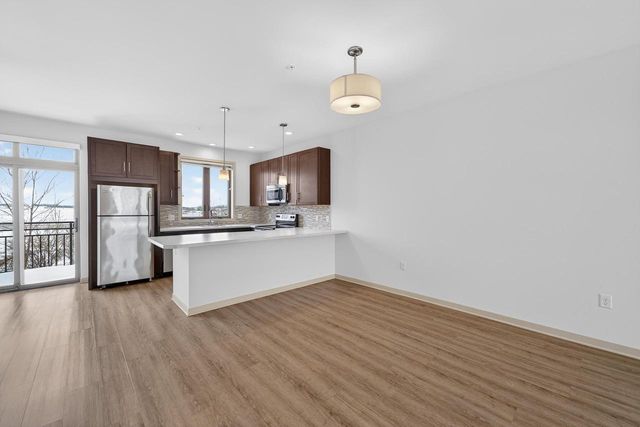 2816 No Oaks Ridge, Fitchburg, WI 53711