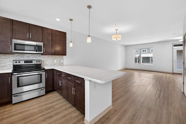 2816 No Oaks Ridge, Fitchburg, WI 53711