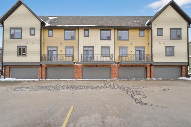 2816 No Oaks Ridge, Fitchburg, WI 53711