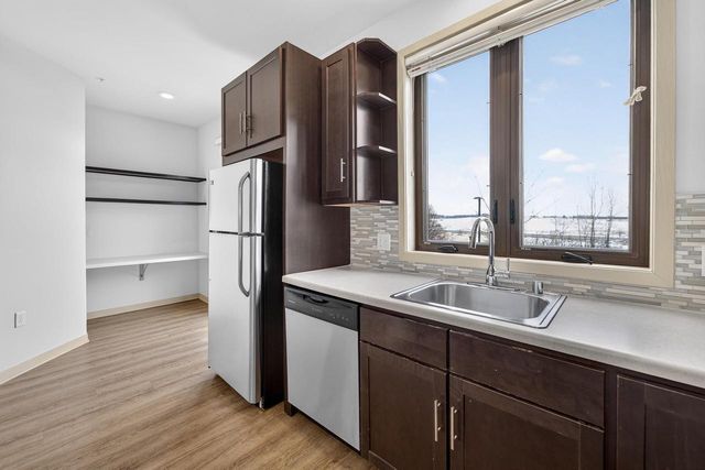 2816 No Oaks Ridge, Fitchburg, WI 53711