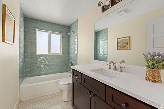 1103 W 950 N, Clinton, UT 84015