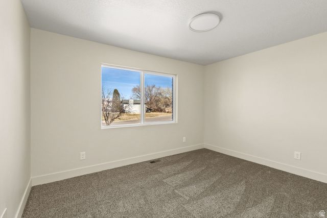 1103 W 950 N, Clinton, UT 84015