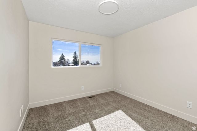 1103 W 950 N, Clinton, UT 84015