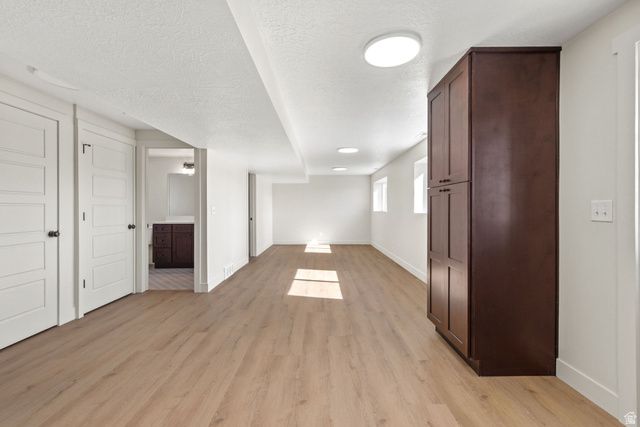 1103 W 950 N, Clinton, UT 84015