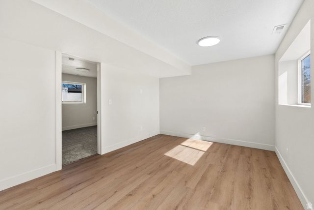 1103 W 950 N, Clinton, UT 84015