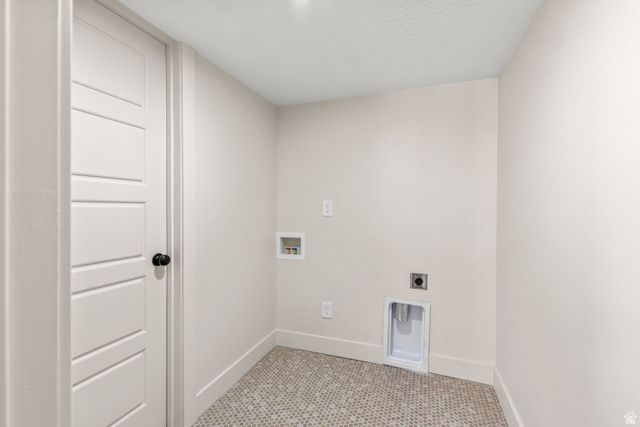 1103 W 950 N, Clinton, UT 84015