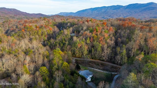 2946 Grassy Branch Loop, Sevierville, TN 37876