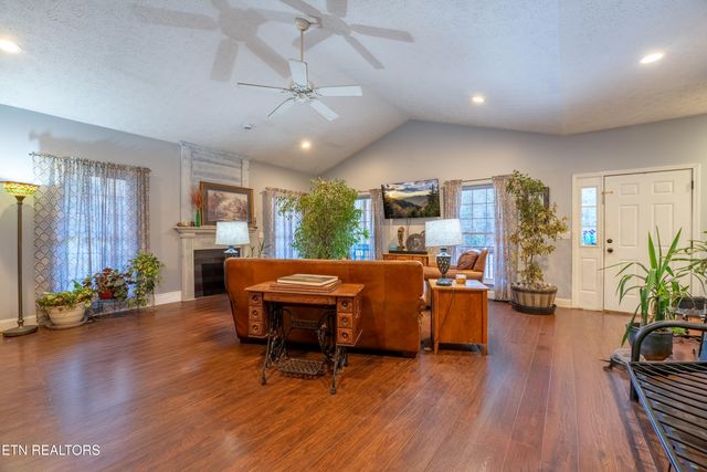 2946 Grassy Branch Loop, Sevierville, TN 37876