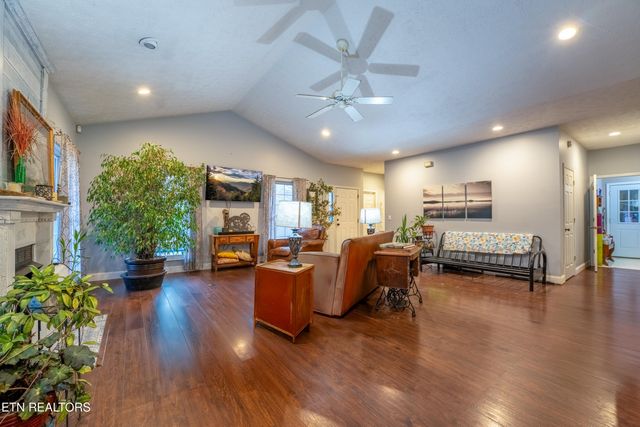 2946 Grassy Branch Loop, Sevierville, TN 37876