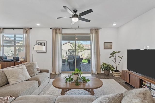 4350 W SEBASTIAN Lane, San Tan Valley, AZ 85144