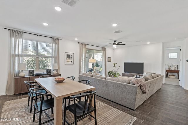 4350 W SEBASTIAN Lane, San Tan Valley, AZ 85144