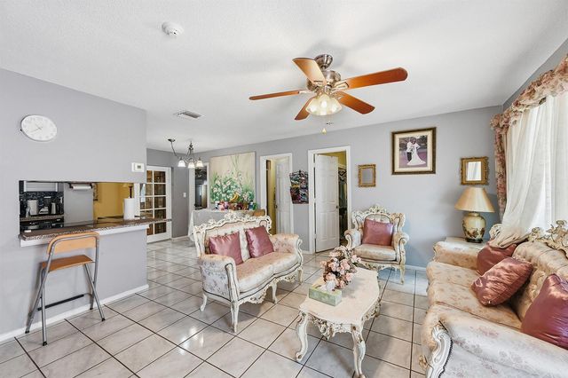 4513 NW 49th Street, Tamarac, FL 33319
