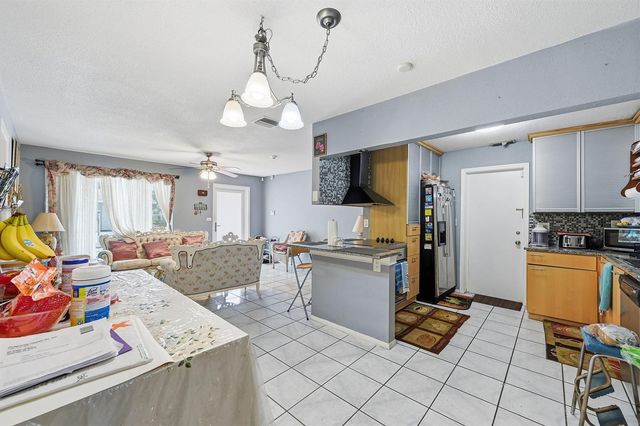 4513 NW 49th Street, Tamarac, FL 33319