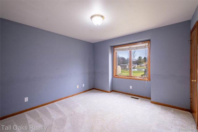 2411 Briar Creek Lane, Burton, MI 48509