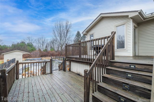 2411 Briar Creek Lane, Burton, MI 48509