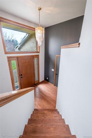 2411 Briar Creek Lane, Burton, MI 48509