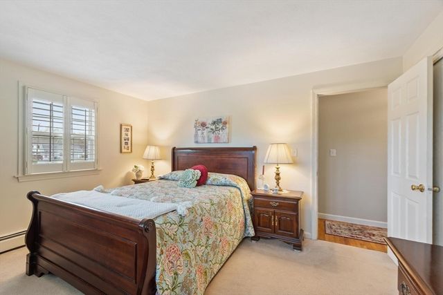 134 River Rd, Lowell, MA 01852