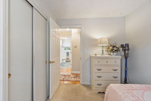 134 River Rd, Lowell, MA 01852