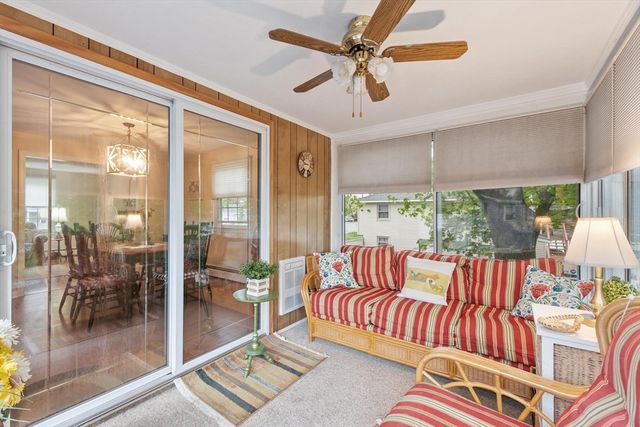 134 River Rd, Lowell, MA 01852