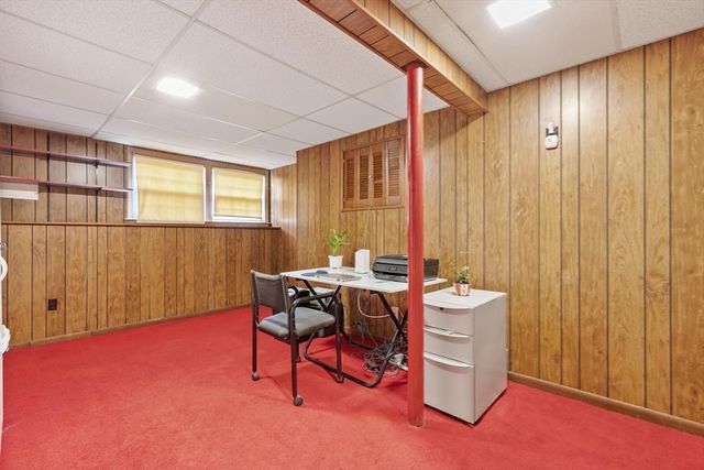 134 River Rd, Lowell, MA 01852