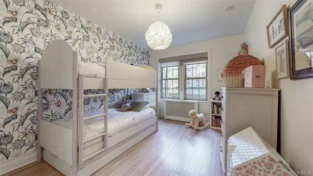 150 Burns Street 2D, Forest Hills, NY 11375