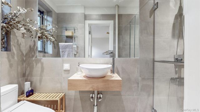 150 Burns Street 2D, Forest Hills, NY 11375