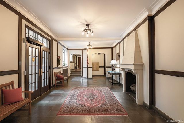 150 Burns Street 2D, Forest Hills, NY 11375