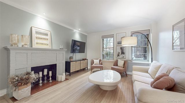 150 Burns Street 2D, Forest Hills, NY 11375