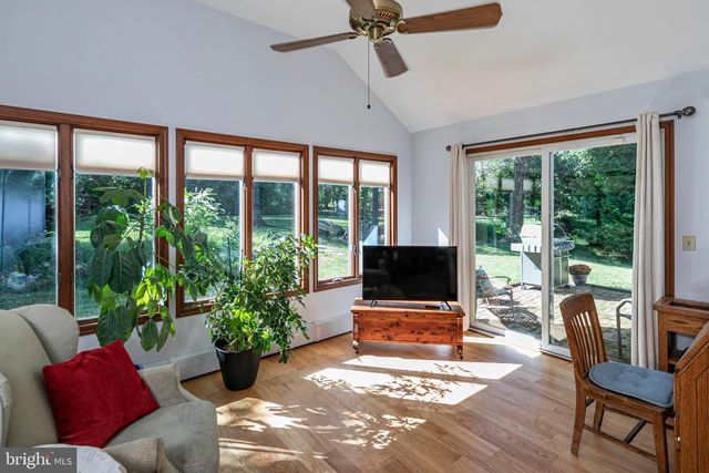 9 NORTHFIELD CT, Lambertville, NJ 08530