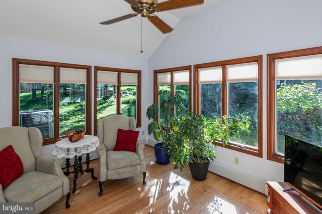 9 NORTHFIELD CT, Lambertville, NJ 08530