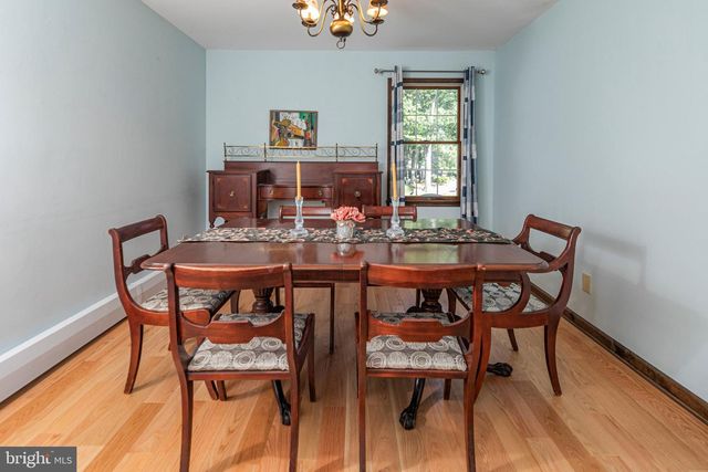 9 NORTHFIELD CT, Lambertville, NJ 08530