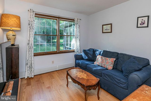 9 NORTHFIELD CT, Lambertville, NJ 08530