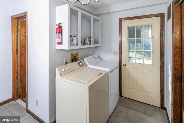 9 NORTHFIELD CT, Lambertville, NJ 08530
