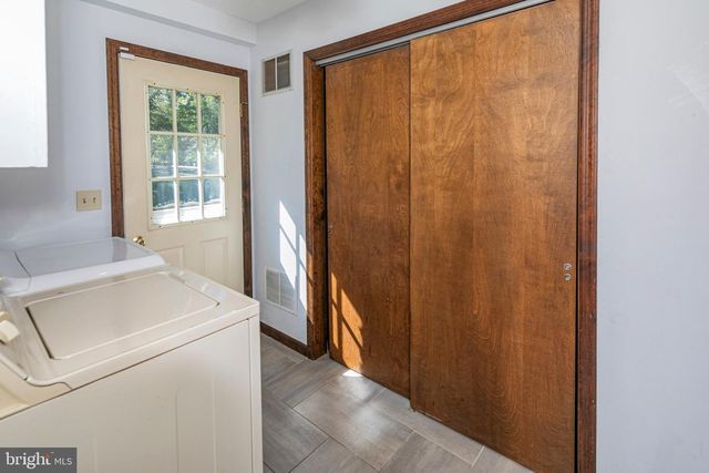 9 NORTHFIELD CT, Lambertville, NJ 08530