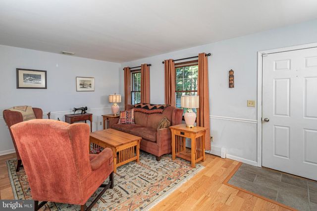 9 NORTHFIELD CT, Lambertville, NJ 08530