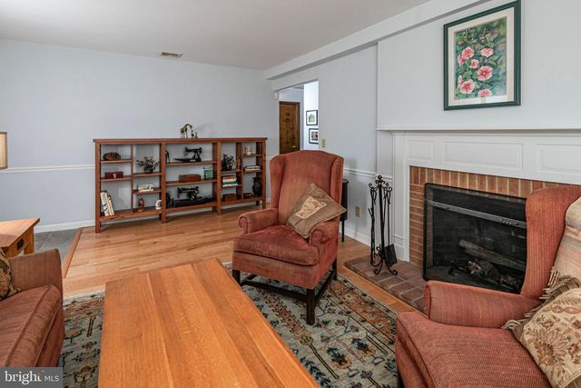 9 NORTHFIELD CT, Lambertville, NJ 08530