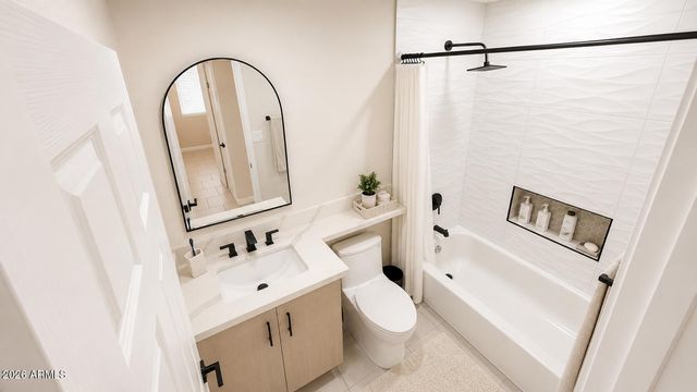 8511 W INDIANOLA Avenue, Phoenix, AZ 85037